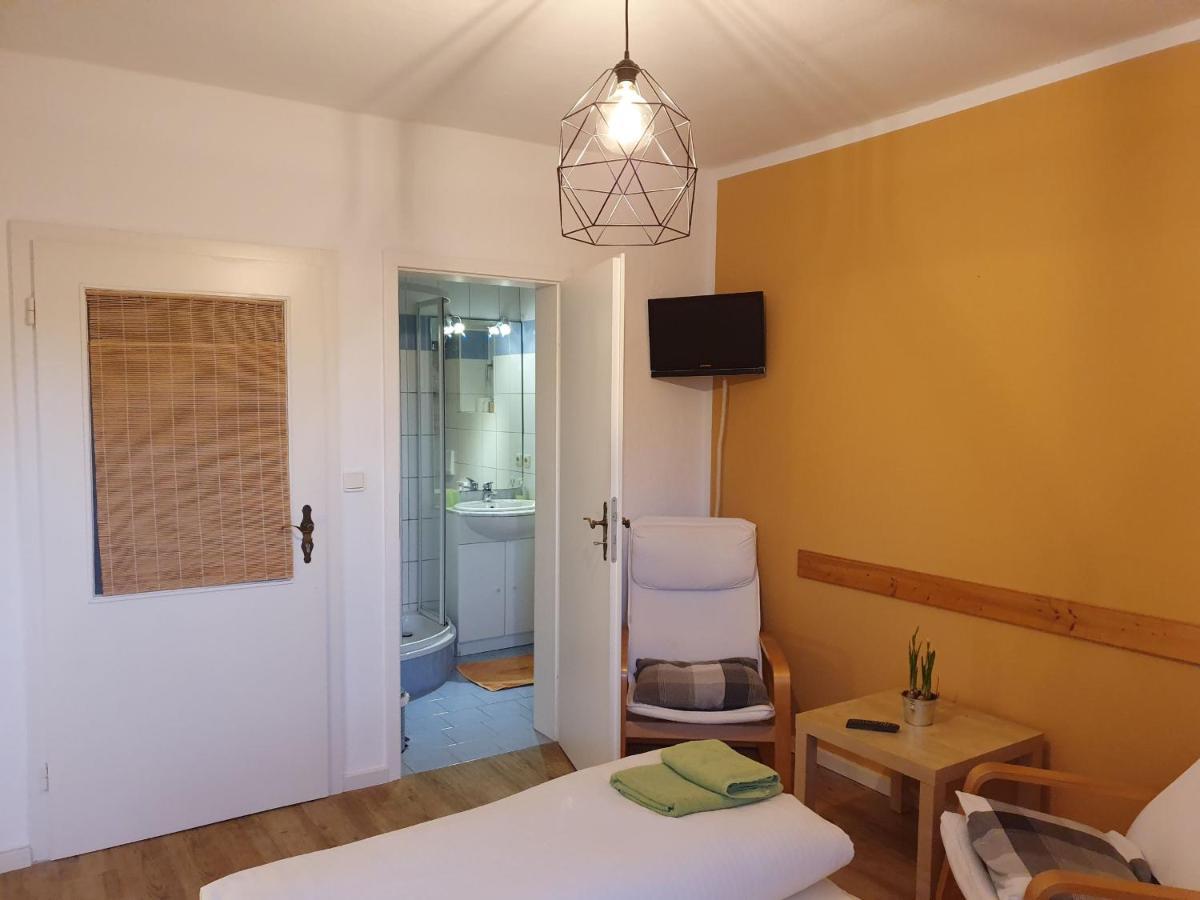 Pension Schuetze Daasdorf am Berge 외부 사진