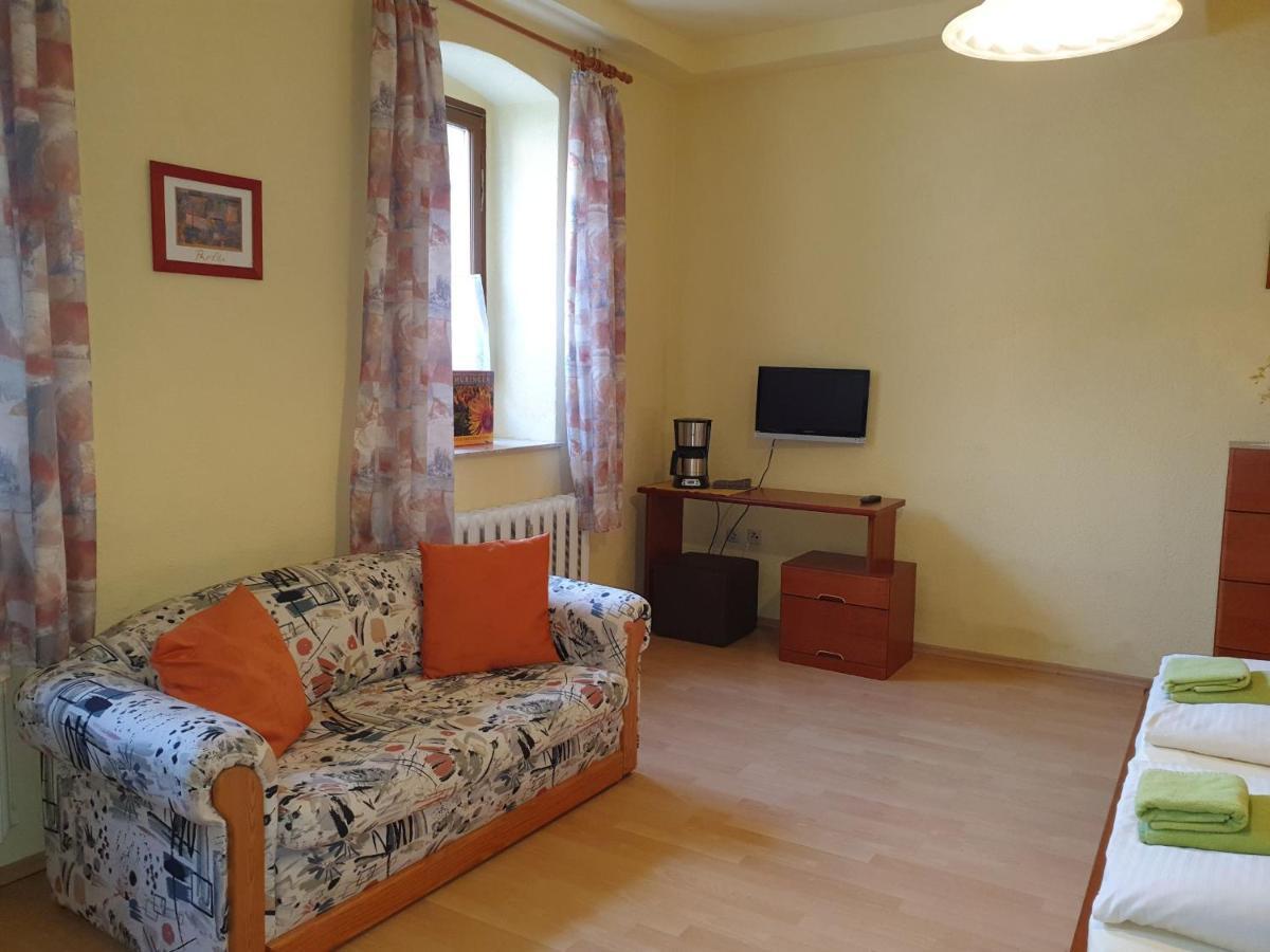 Pension Schuetze Daasdorf am Berge 외부 사진